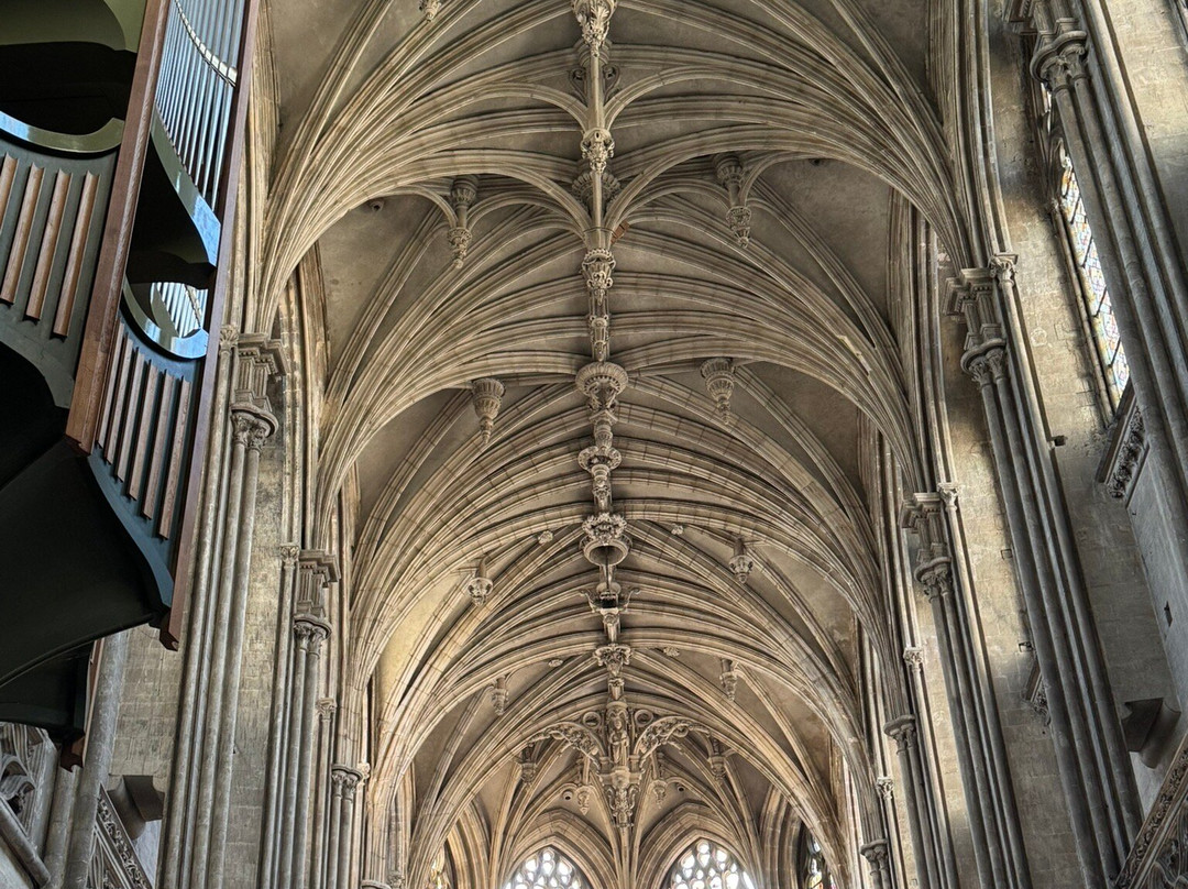 Eglise Saint-Pierre-卡昂必去景点