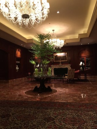 大阪丽思卡尔顿酒店主图