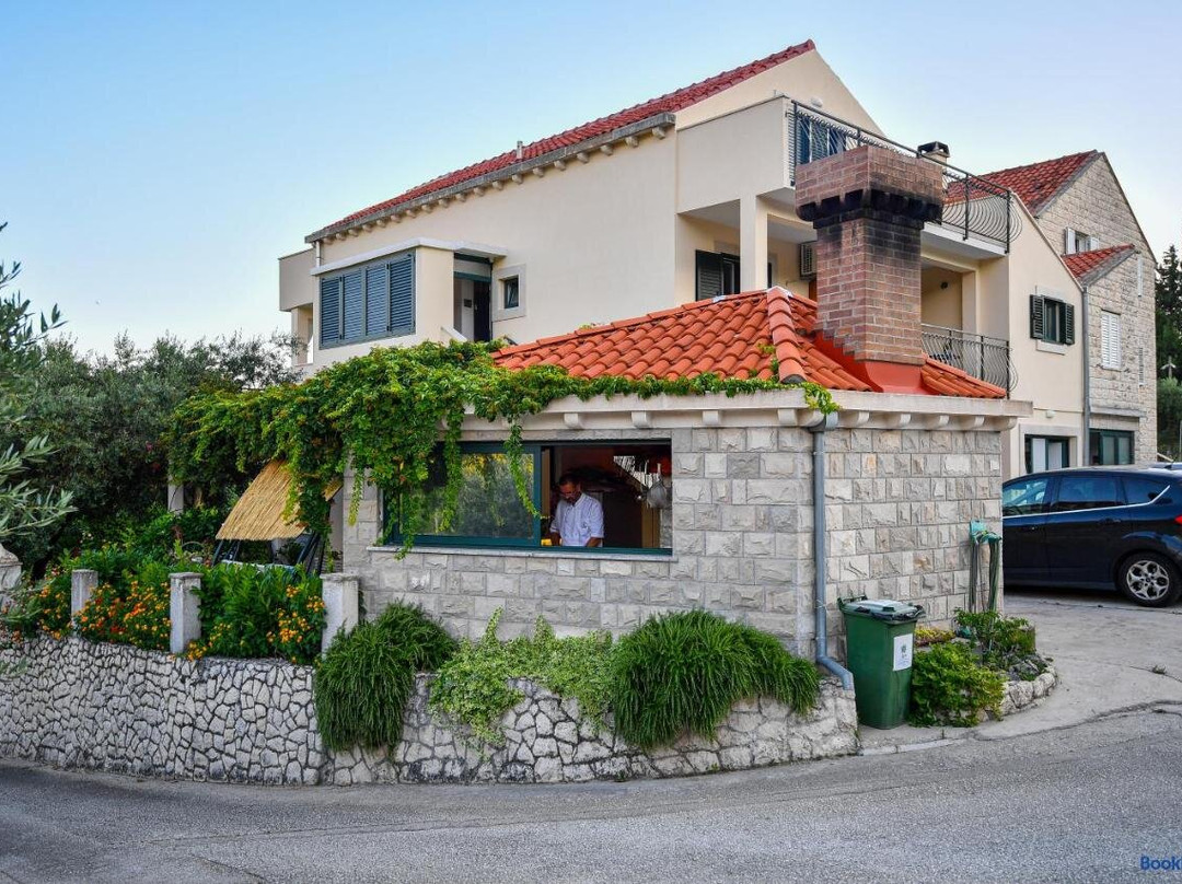 Curic Apartments
