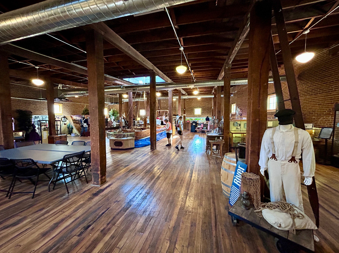 New Visitors Center and River, Rails & Trails Museum-Boonville必去景点