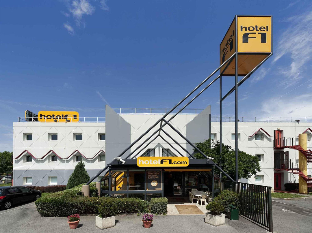 hotelF1南埃夫勒酒店