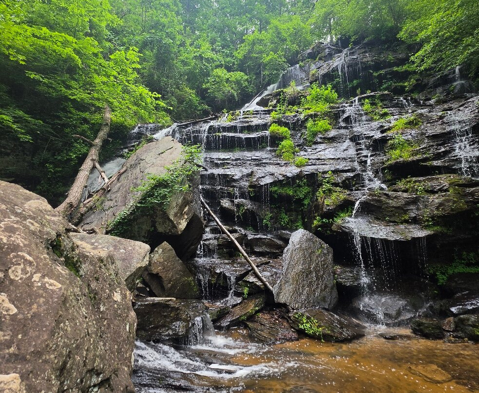 Issaqueena Falls-Walhalla必去景点