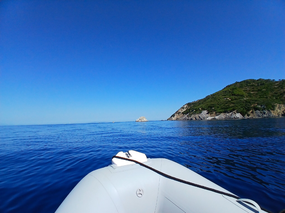Rent Boats Bagnaia-费拉约港必去景点