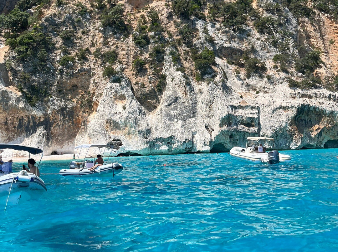 Blue Driving - Noleggio Gommoni ed escursioni nel Golfo di Orosei-奥罗塞必去景点
