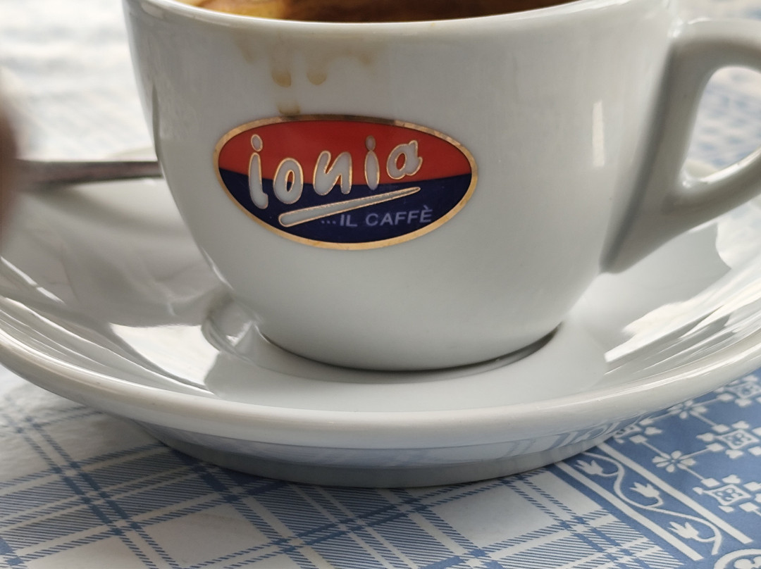 Mattia coffe and deli food