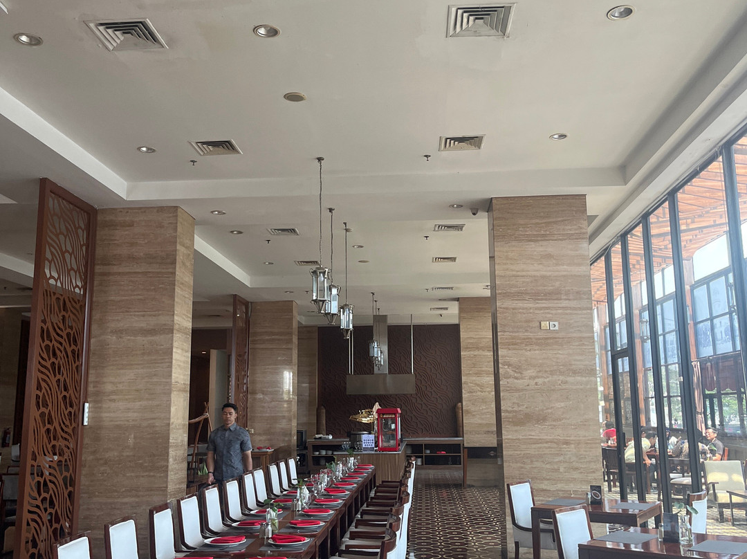 佩姆达希卡大酒店主图