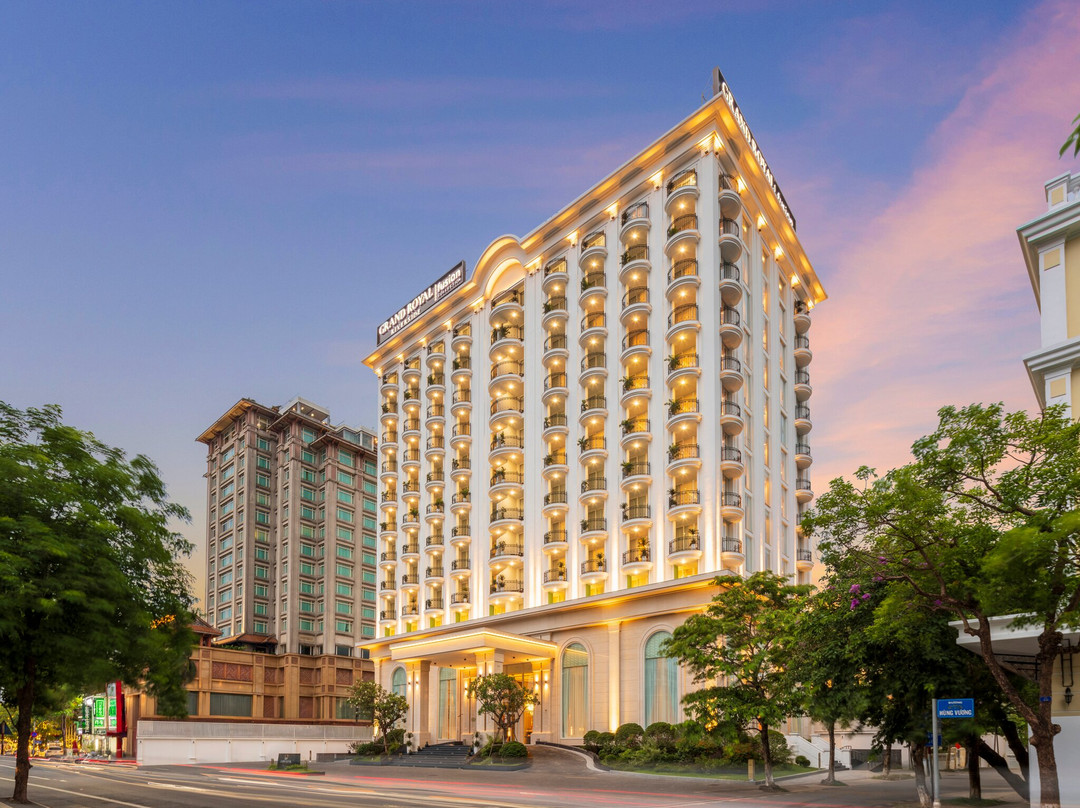 Grand Royal Riverside Hue, Fusion Collection