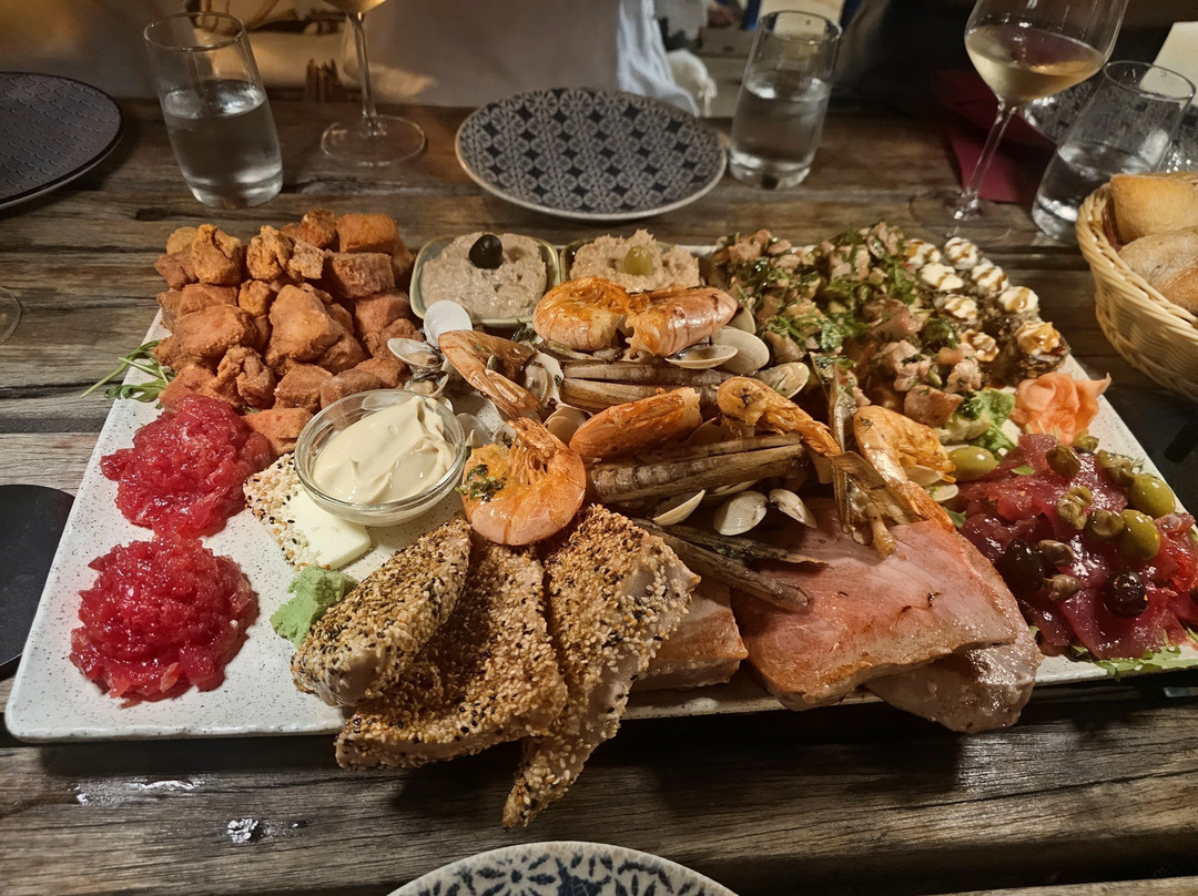 Tuna House