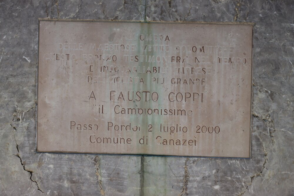 Monumento a Fausto Coppi-卡纳泽伊必去景点