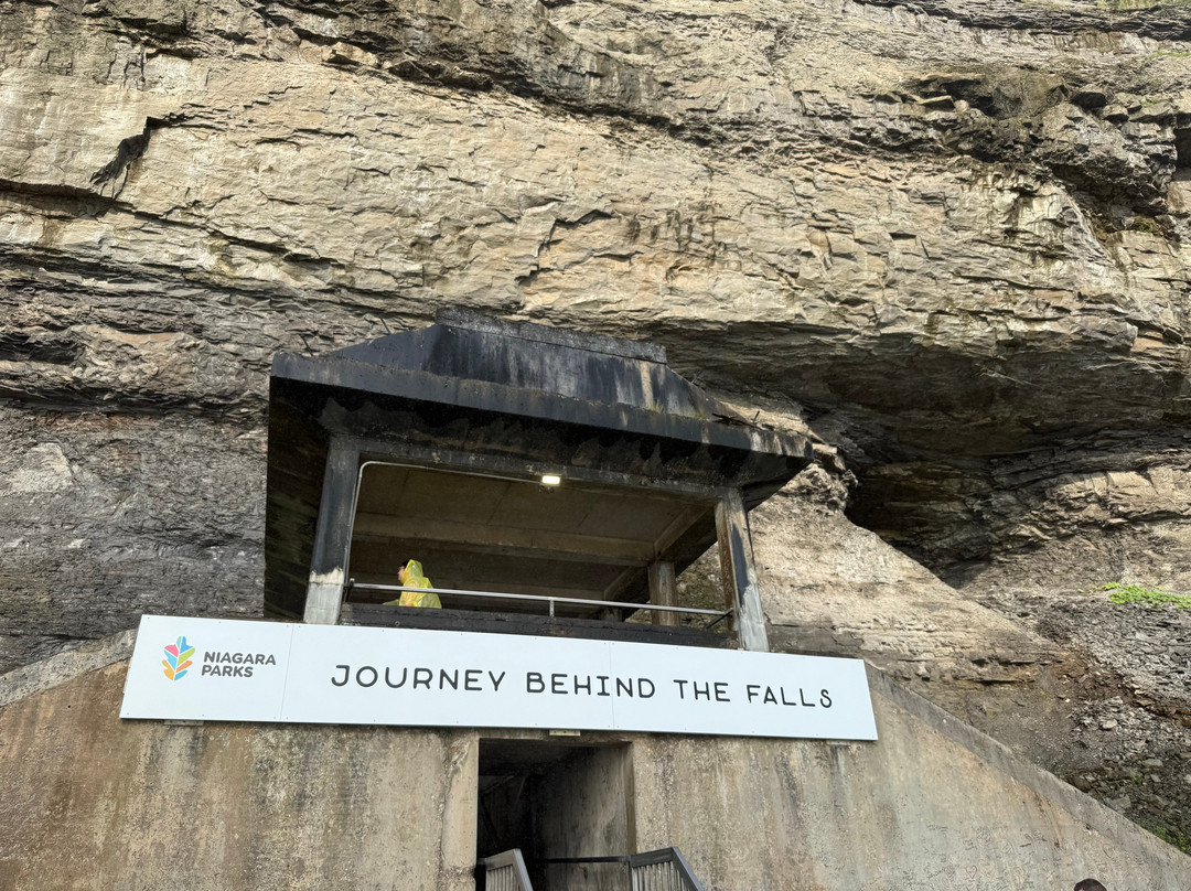 Journey Behind the Falls-尼亚加拉大瀑布必去景点