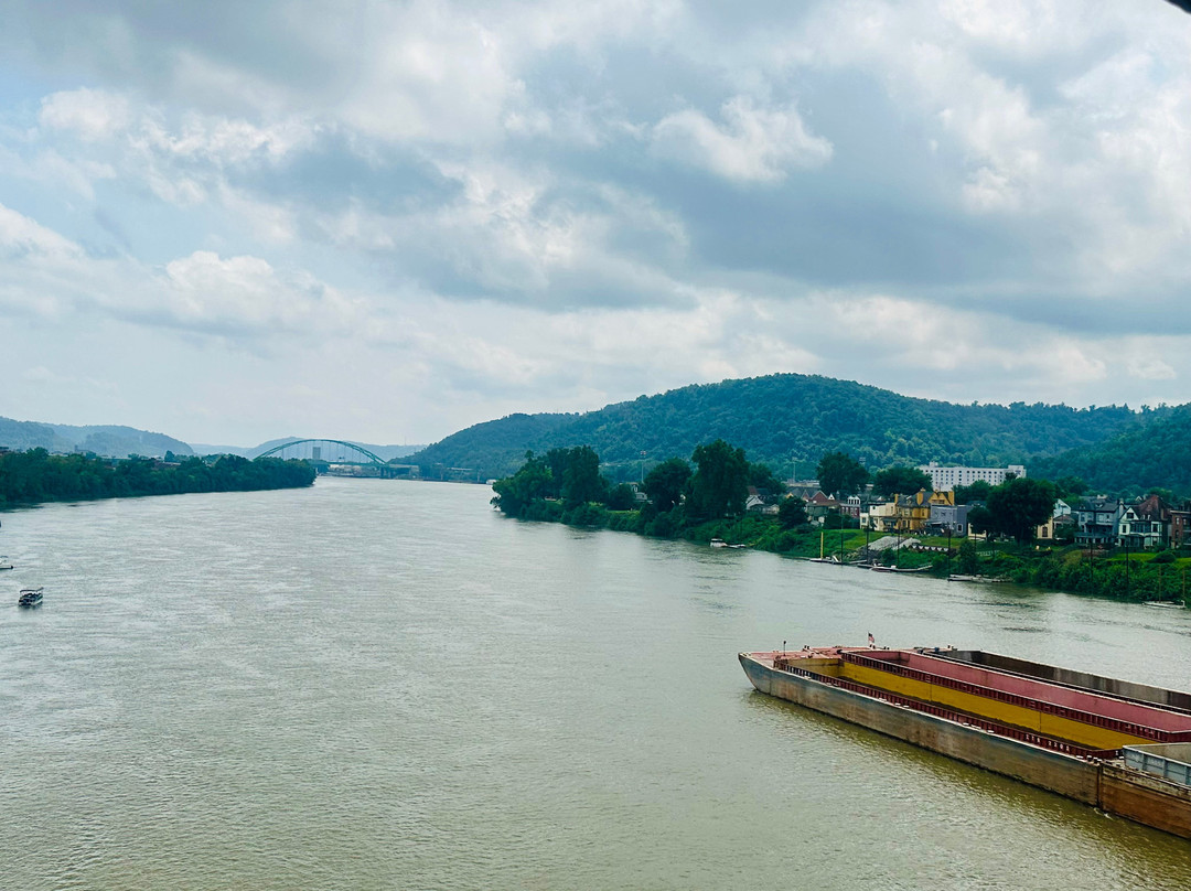 Suspension Bridge-Wheeling必去景点