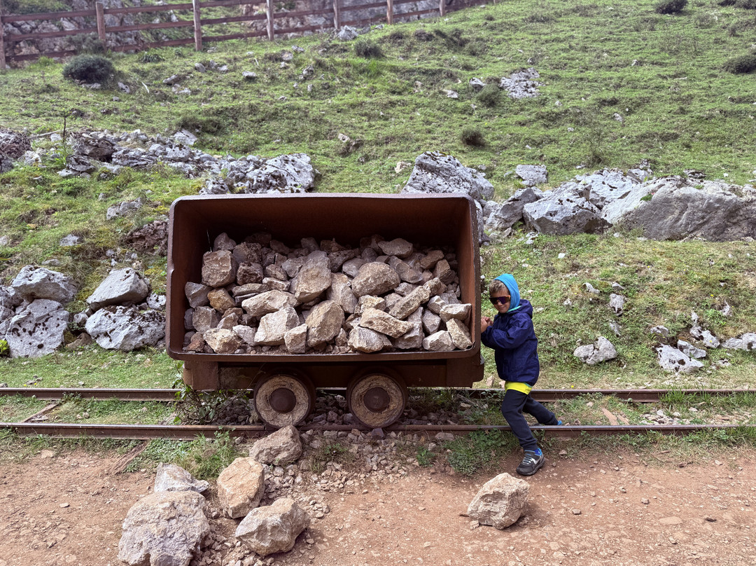 Santa Cueva de Covadonga-Covadonga必去景点