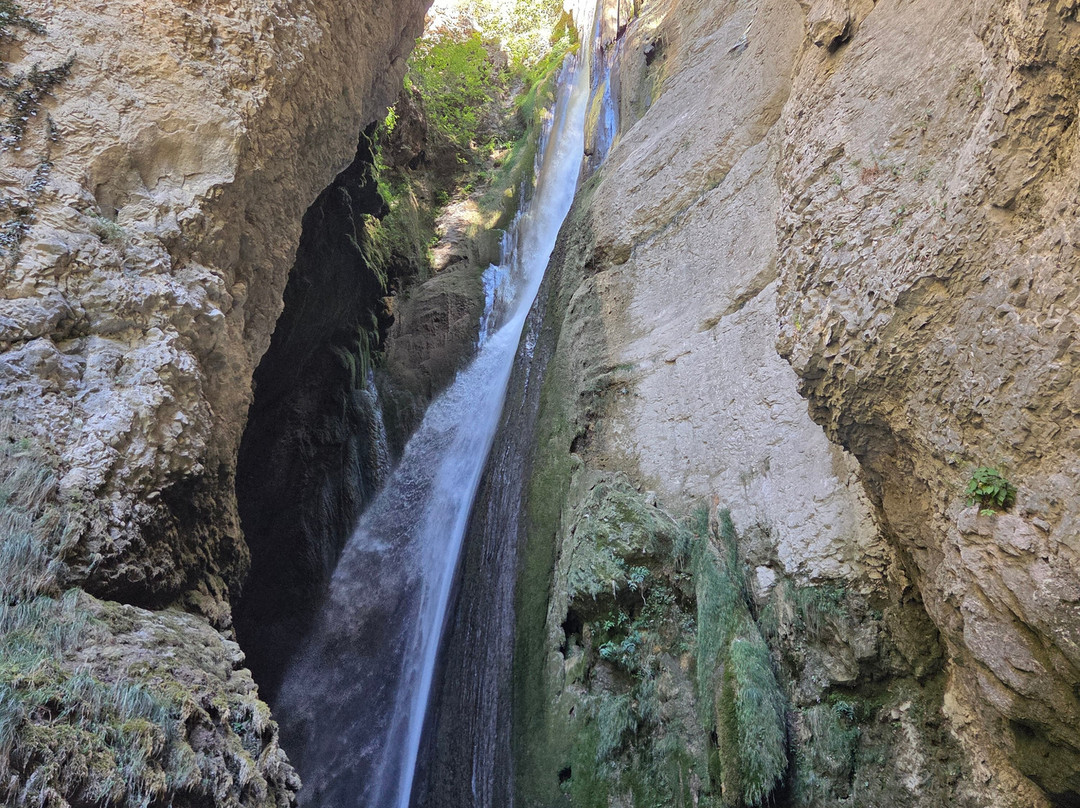 Chute de la Druise Cascade-Ombleze必去景点