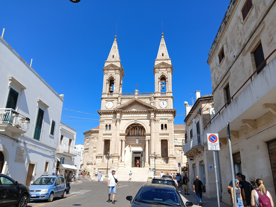 Parrocchia Santuario  Basilica S.S. Cosma E Damiano-阿尔贝罗贝洛必去景点