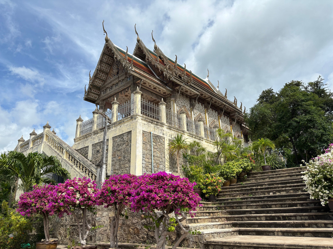 Wat Khao Krailart-Nong Kae必去景点