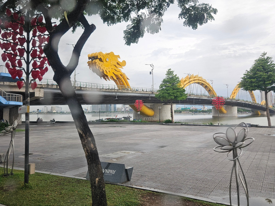 Golden Bridge-岘港必去景点