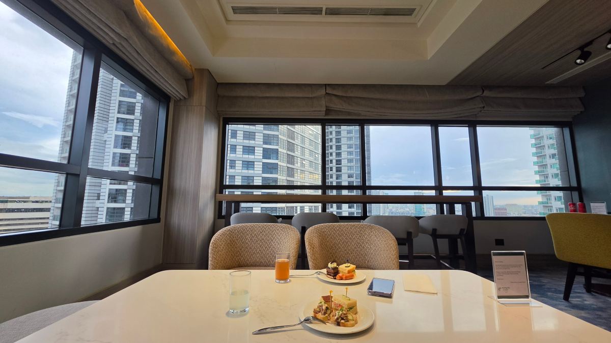 马卡蒂套房假日酒店 (新装修的)-旅行者