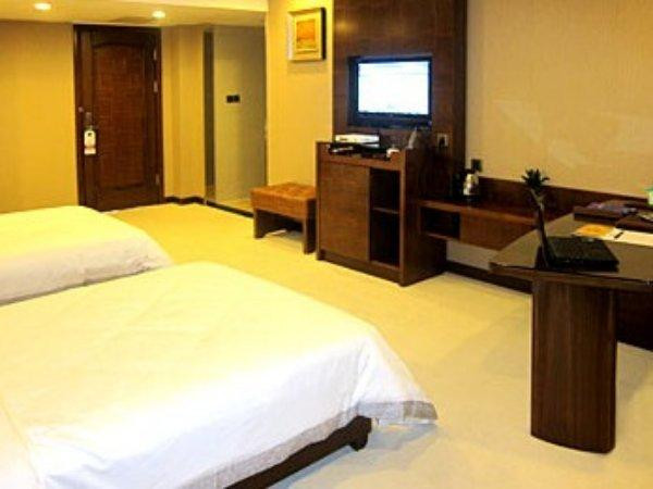 军颐阳光酒店主图