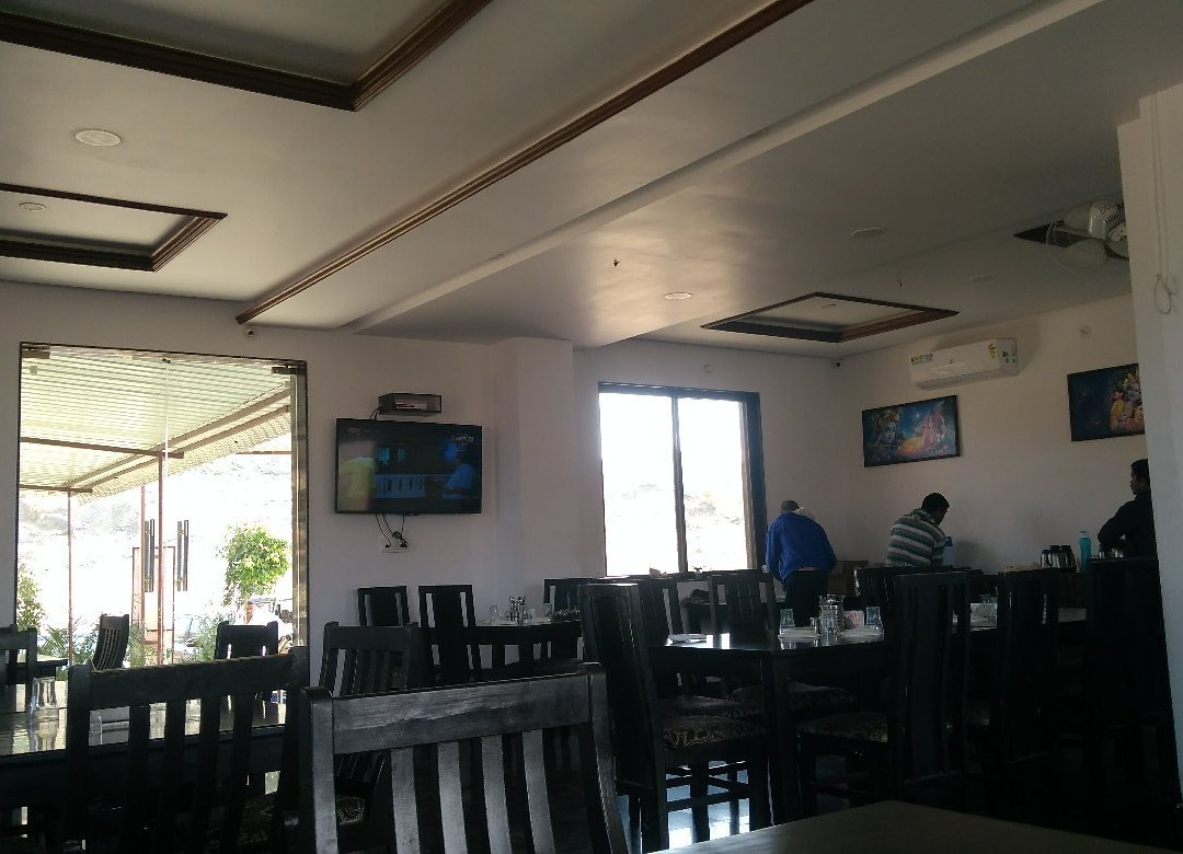 Hotel Palace on the Way