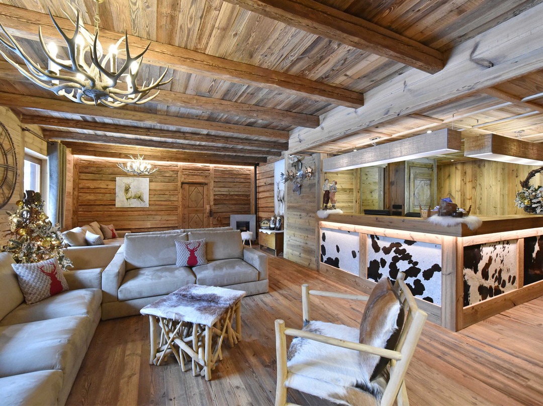尚波吕克酒店住宿-Hotel La Rouja