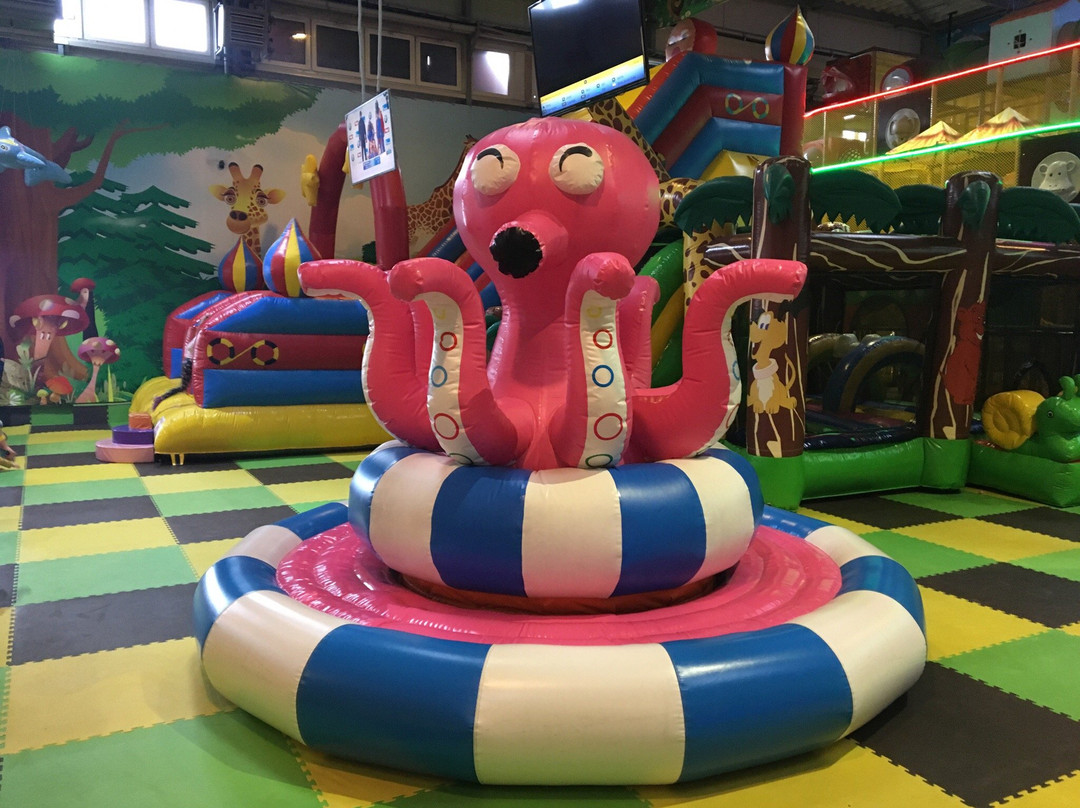 Průhonice旅游景点-Funpark Zirafa