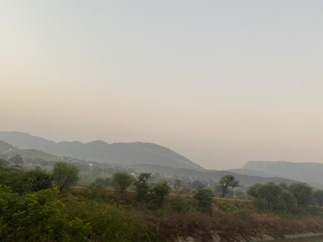 Neelkanth Forest Retreat主图