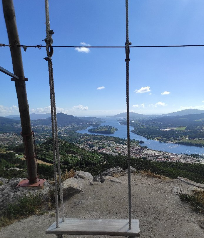 Miradouro e Baloiço Do Cervo景点图片