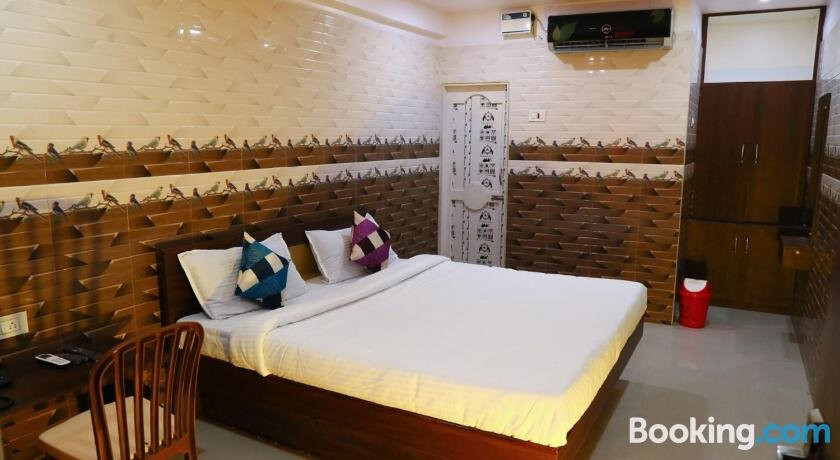 Sri Mahalakshmi Deluxe Lodging Arakonam