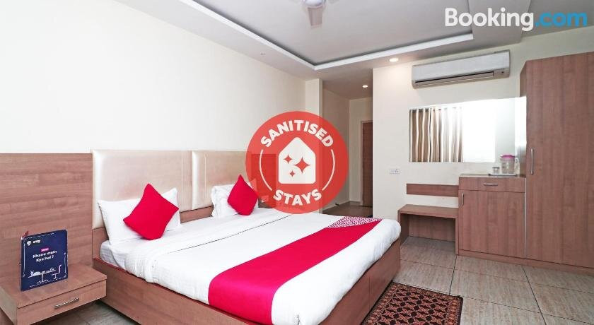 OYO Rooms Meera Marg Haldwani主图