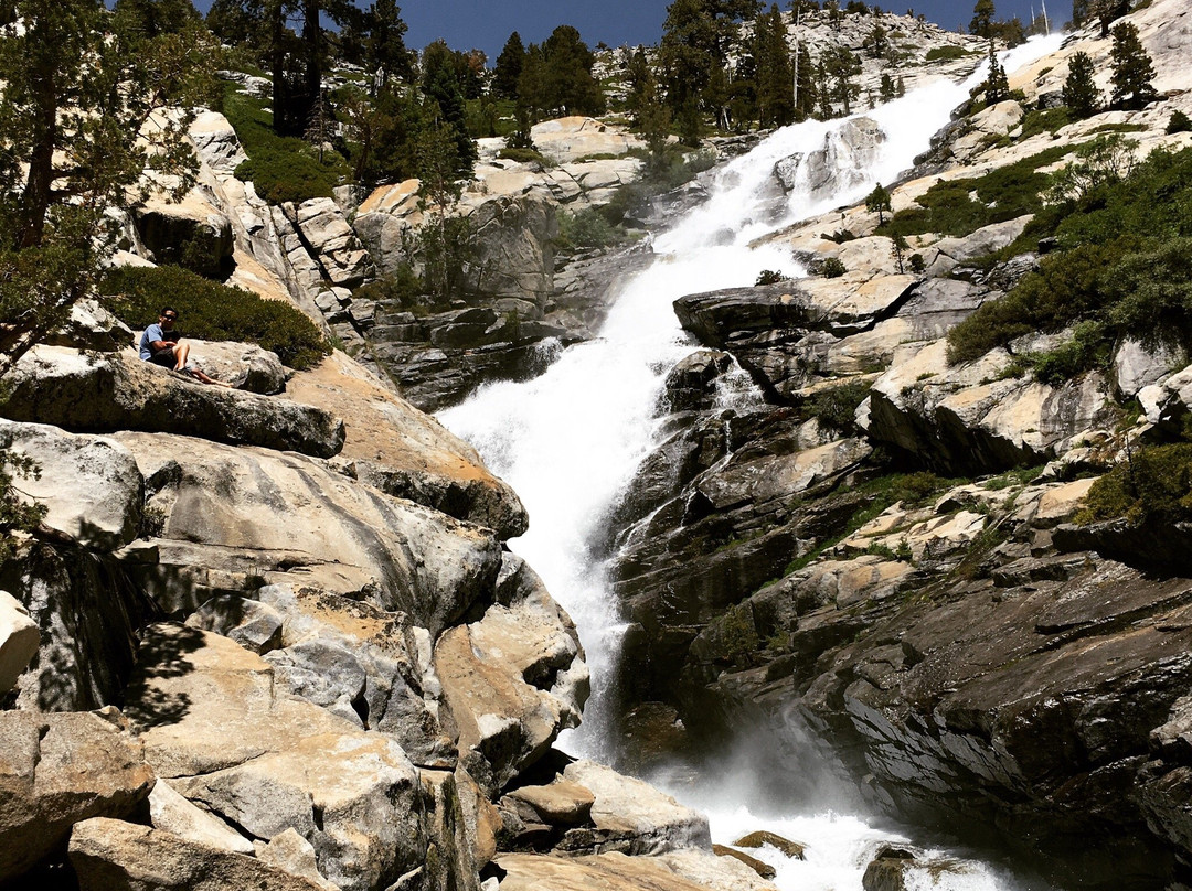 Horsetail Falls & Pyramid Creek景点图片
