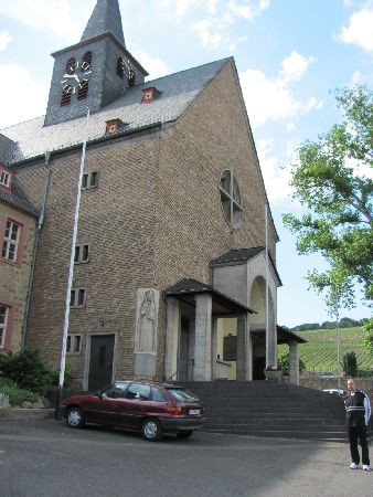 Katholische Kirche St. Hildegard und St. Johannes der Täufer景点图片