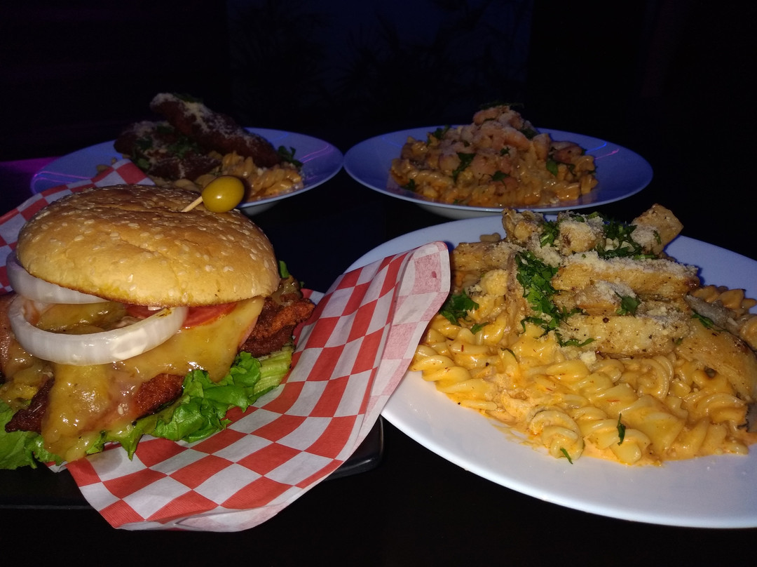 里奥拉加托斯餐馆和美食-Dèjá Vu Restaurant Bar