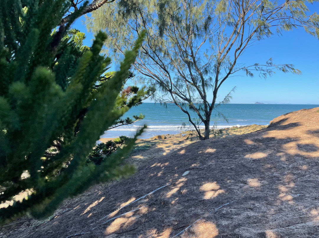 Emu Park Main Beach景点图片