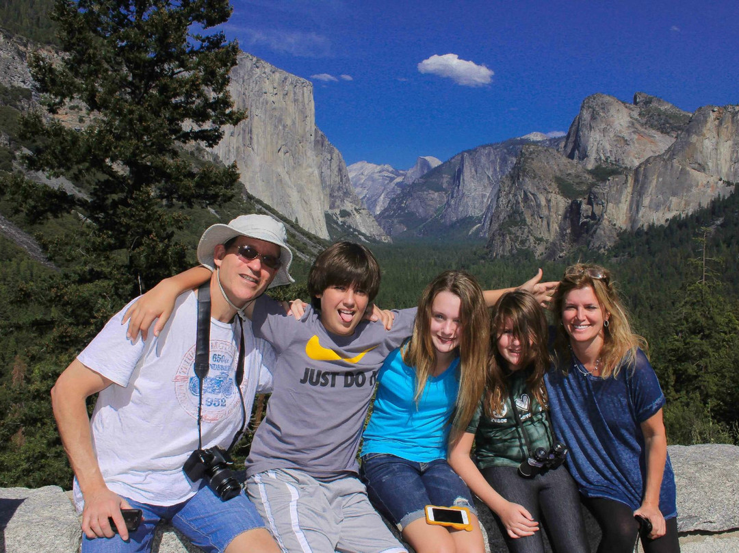 Mountain Shuttle Yosemite-奥克赫斯特必去景点