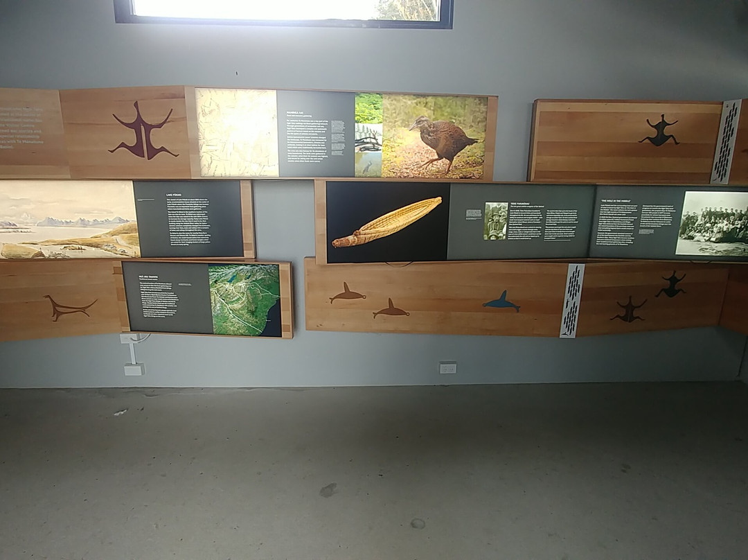 Punatahu Visitor Center景点图片