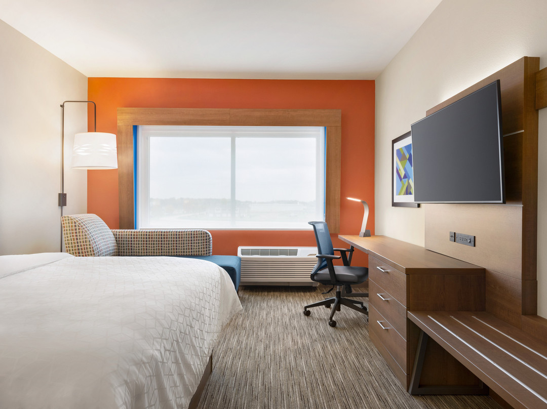 Holiday Inn Express & Suites Beaver Dam By IHG主图