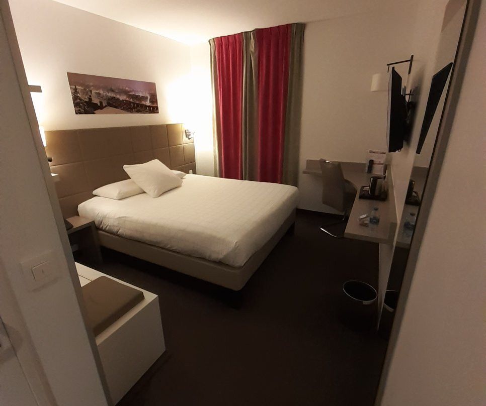 Hotel Kyriad Lyon Est Stadium Eurexpo主图