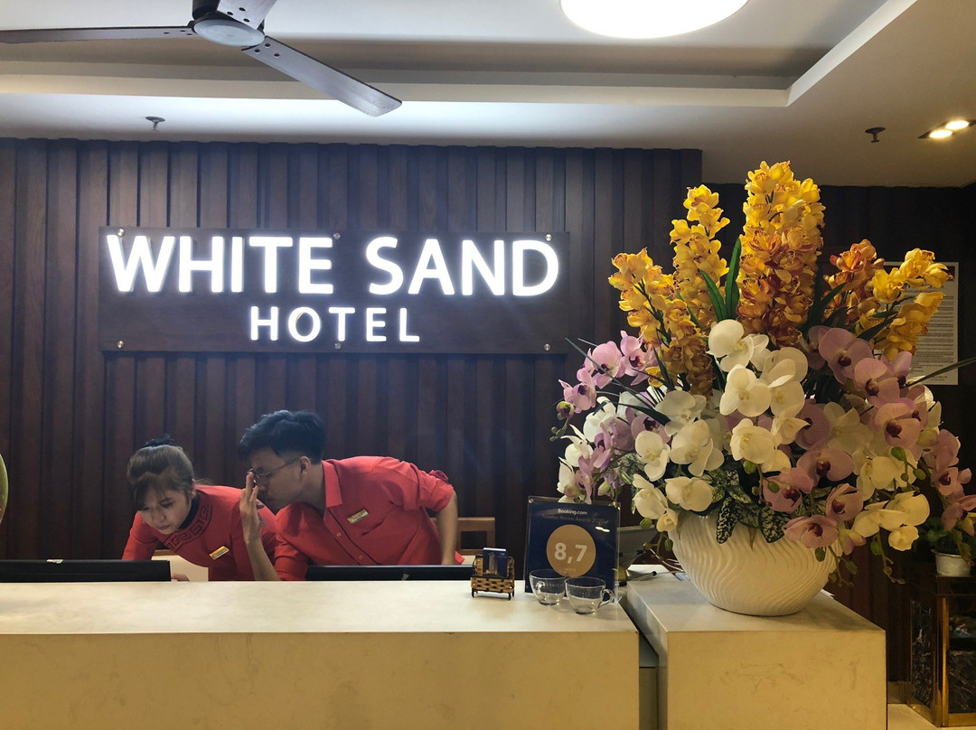 岘港白雪酒店主图