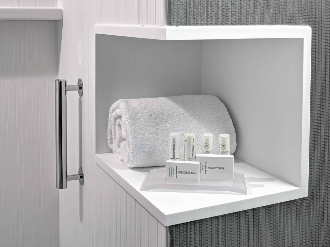 Courtyard Appleton Riverfront主图