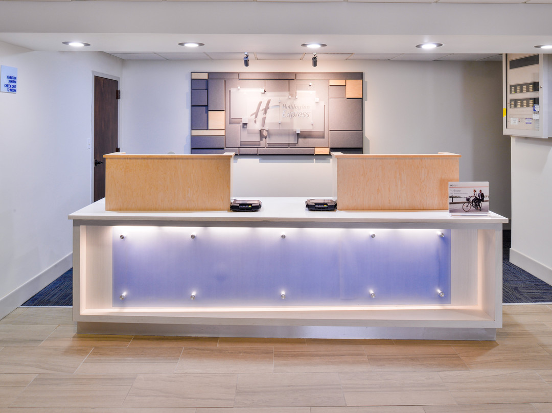 伯灵顿智选假日酒店主图