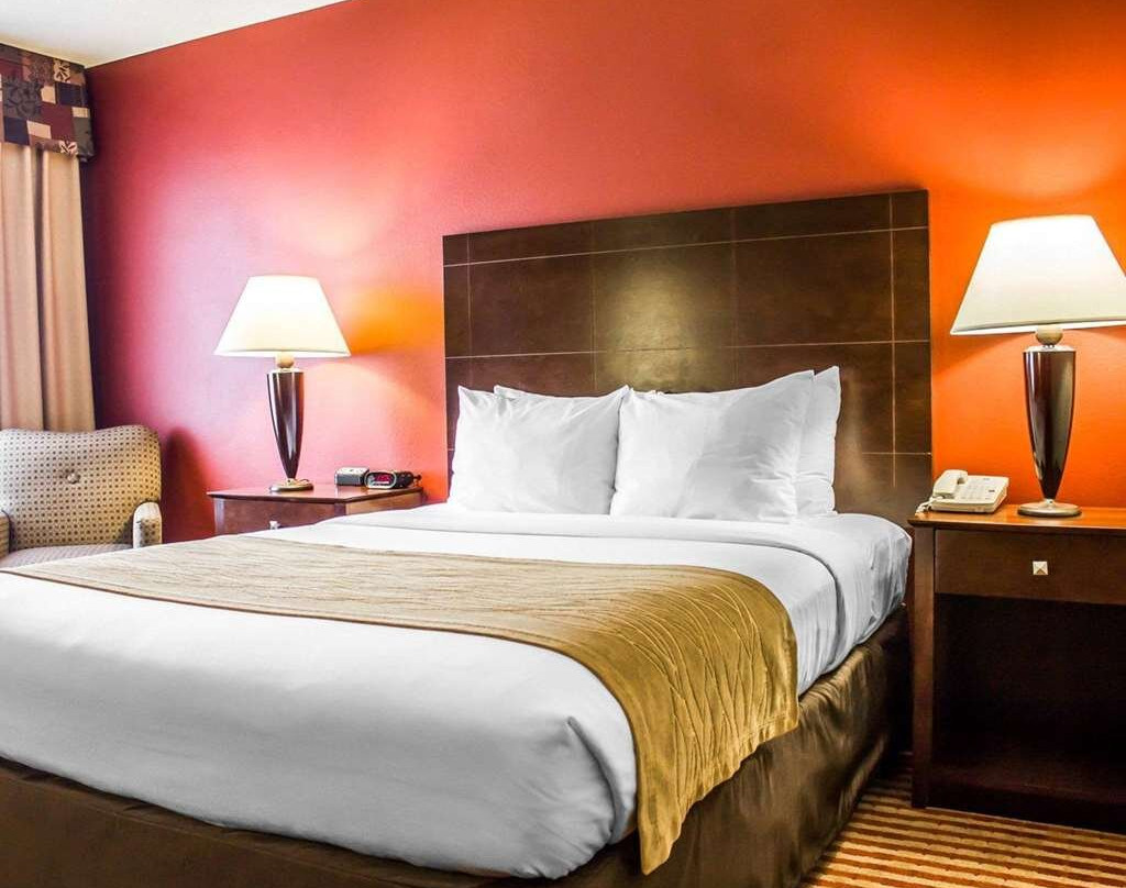 Comfort Inn & Suites主图