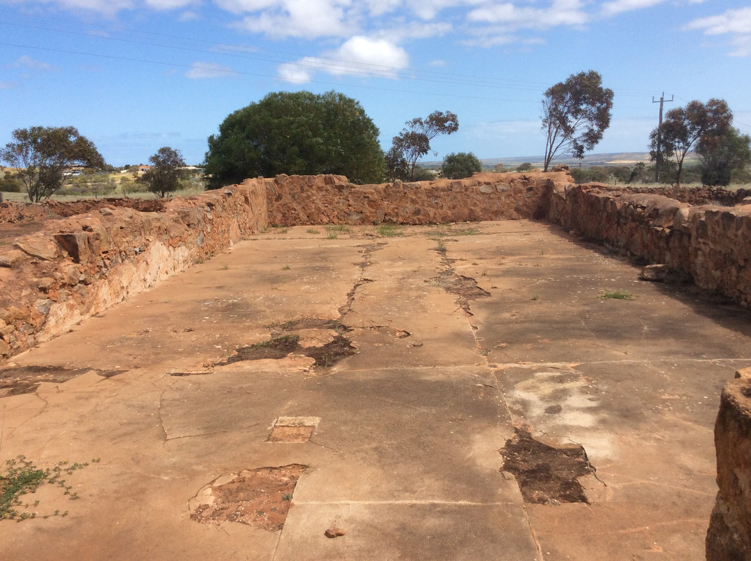 Gwalla Church Ruins & Cemetery-Northampton必去景点