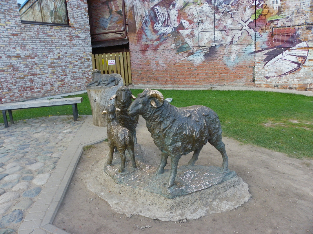 Cattle Yard Sculpture景点图片
