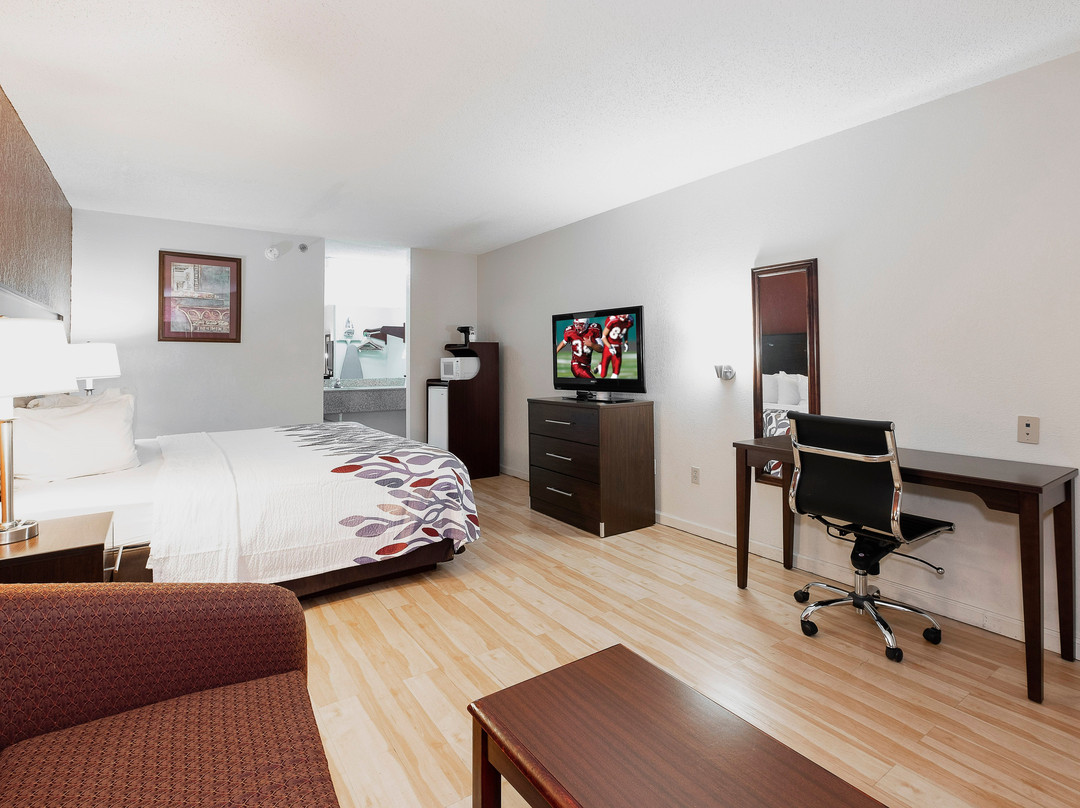 Red Roof Inn & Suites Rome主图
