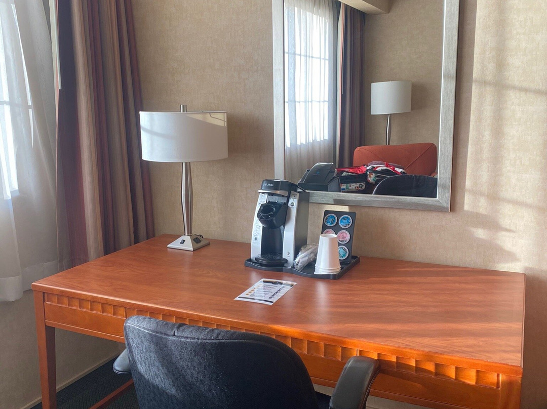 基洛纳酒店和会议中心主图