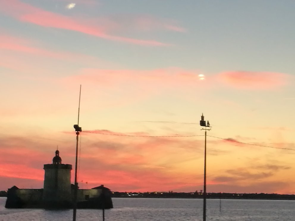 终点站酒店主图