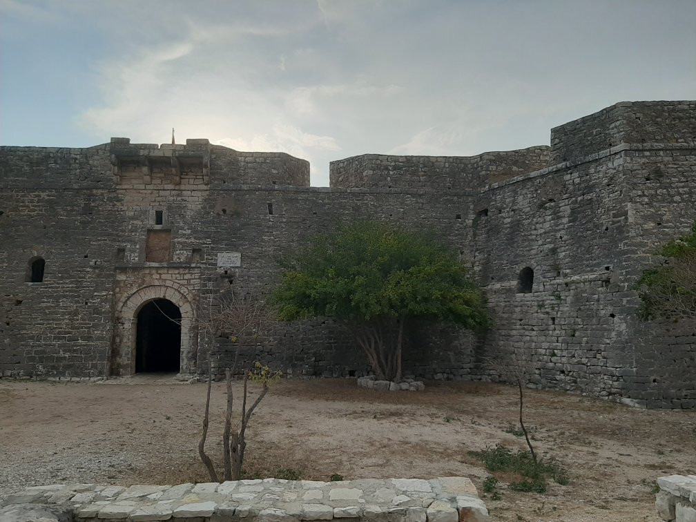 Penisola Di Porto Palermo e Castello-Himare必去景点