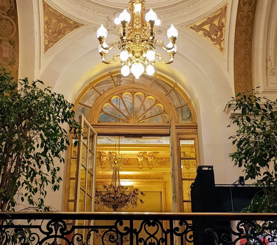 Hotel de Ville-勒瓦卢瓦-佩雷必去景点