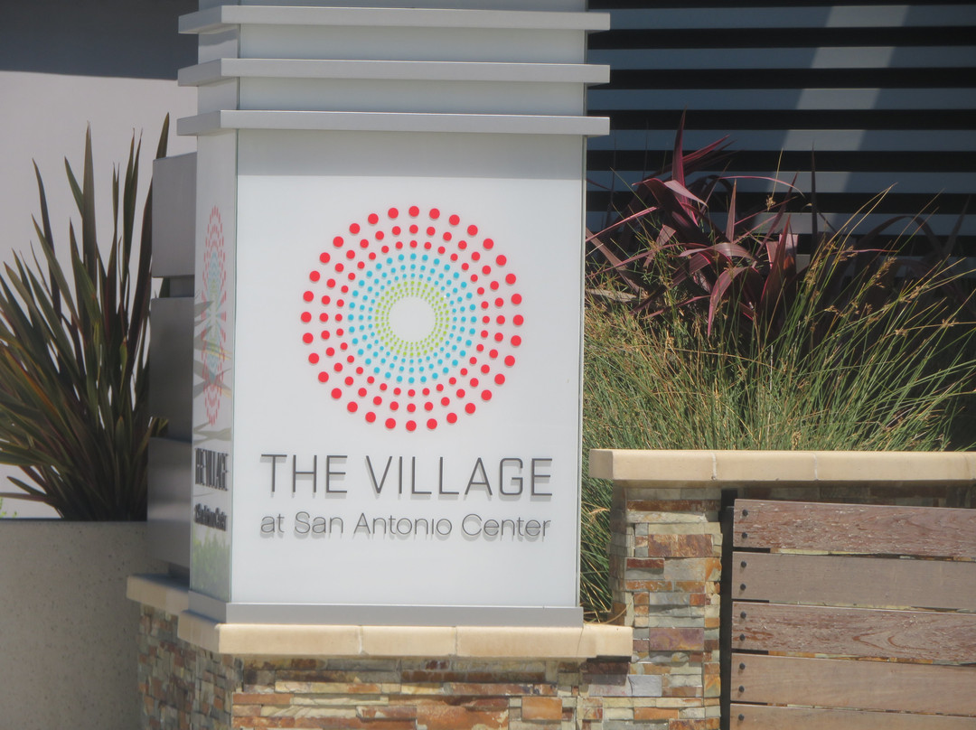 The Village at San Antonio Center-山景城必去景点