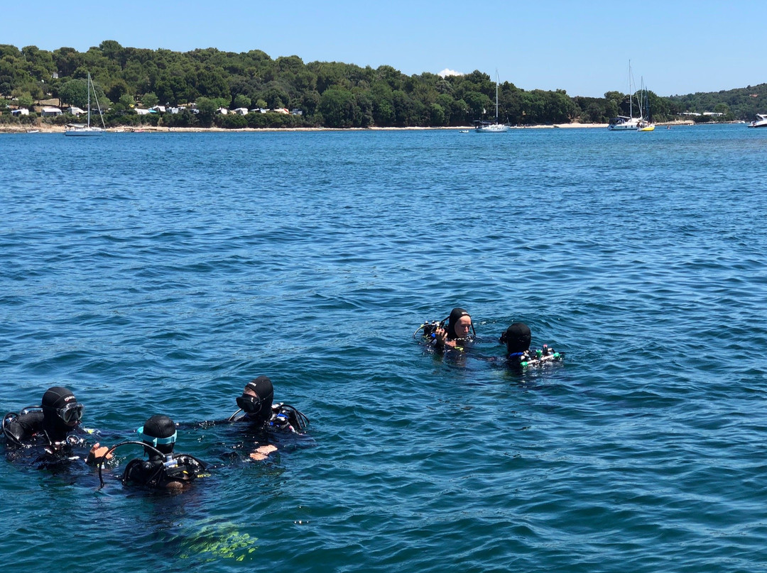 Diving Center Indie-Banjole必去景点